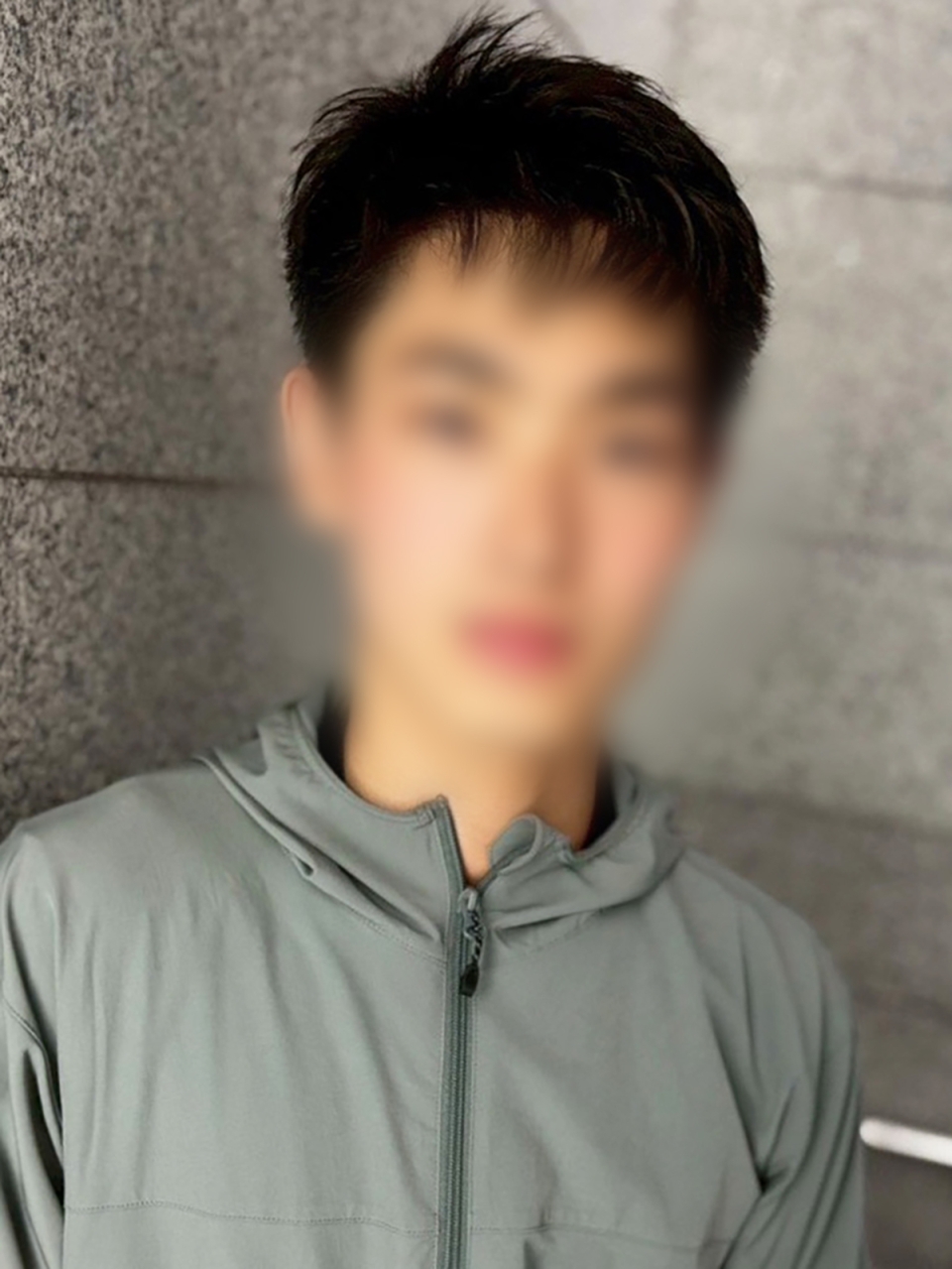 颯 セラピスト